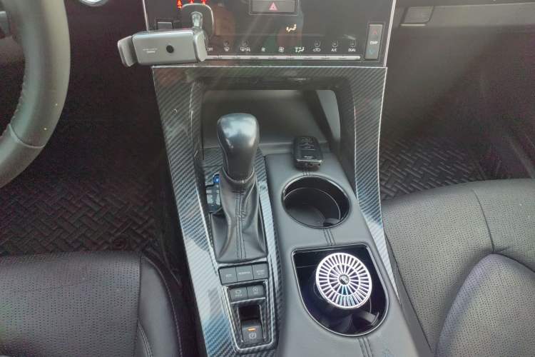 Used Toyota Avalon 2021 2.5L Luxury Edition Gear Lever