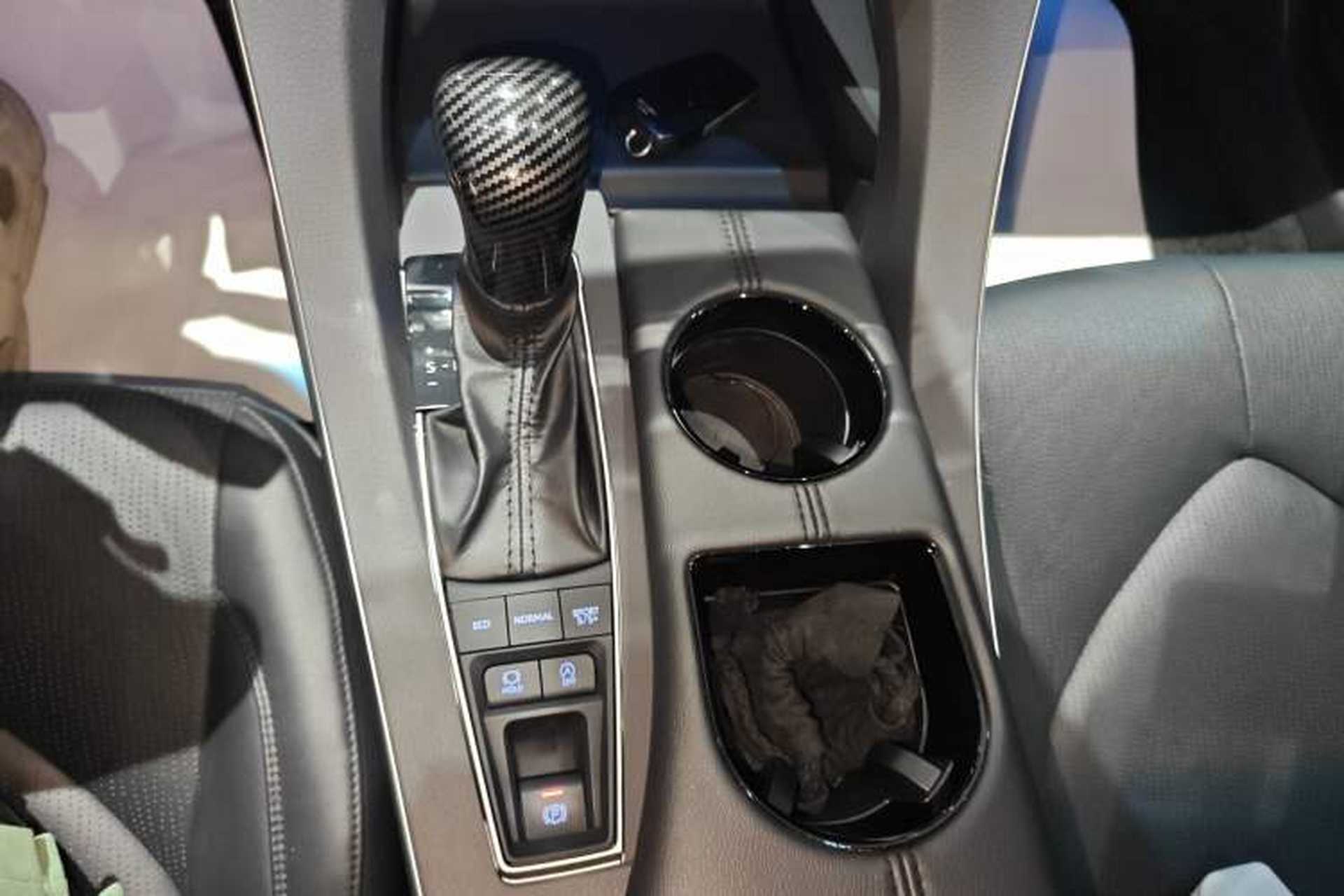 Used Toyota Avalon 2021 2.5L Luxury Edition Gear Lever