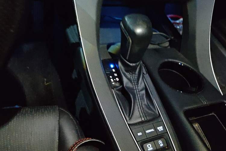Used Toyota Avalon 2021 2.5L Luxury Edition Gear Lever