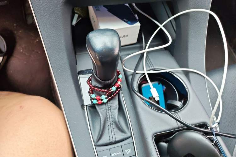 Used Toyota Avalon 2021 2.5L Luxury Edition Gear Lever
