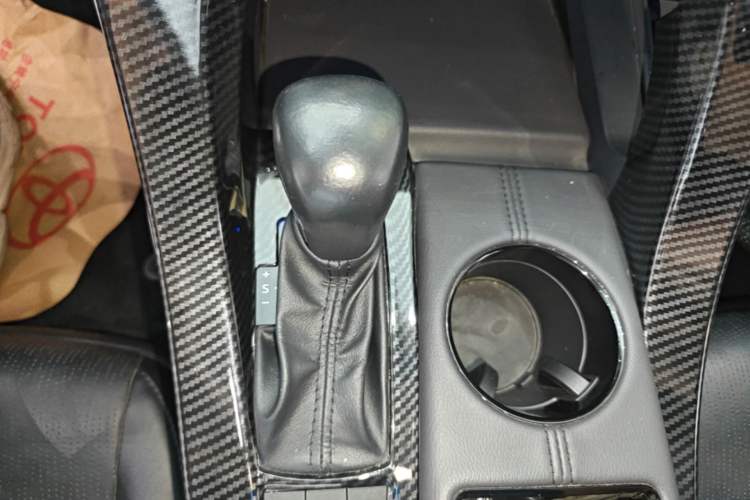 Used Toyota Avalon 2021 2.5L Luxury Edition Gear Lever