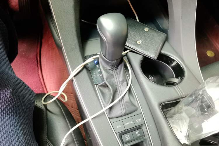Used Toyota Avalon 2021 2.5L Luxury Edition Gear Lever