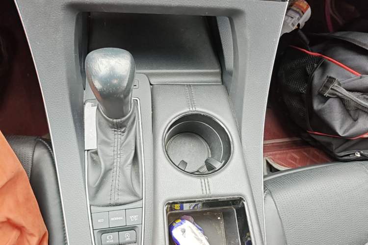 Used Toyota Avalon 2021 2.5L Luxury Edition Gear Lever