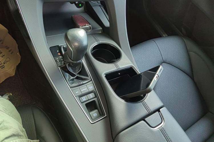 Used Toyota Avalon 2021 2.5L Luxury Edition Gear Lever