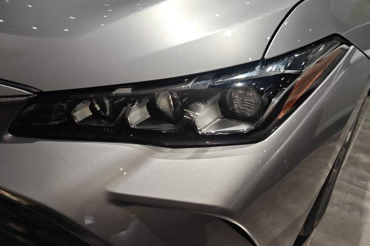 Used Toyota Avalon 2021 2.5L Luxury Edition Left Front Headlight