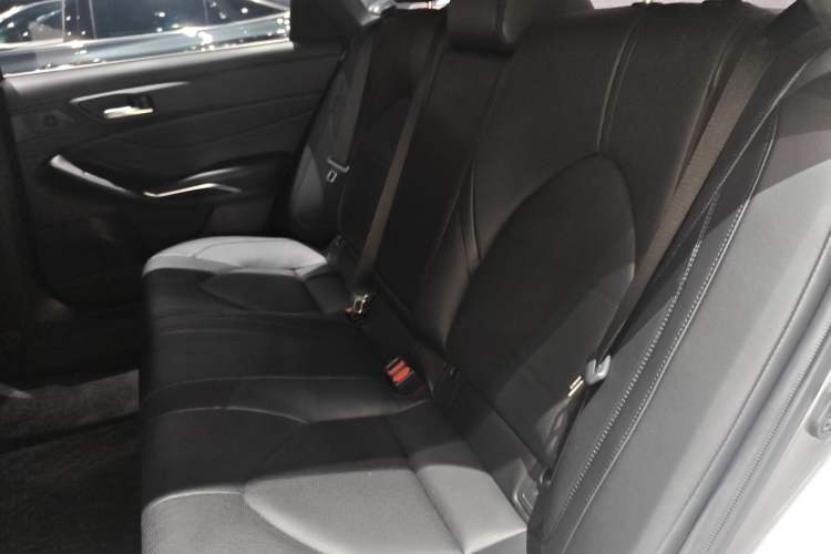 Used Toyota Avalon 2021 2.5L Luxury Edition Left Rear Seat