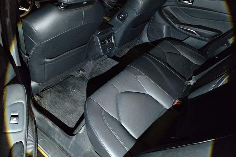 Used Toyota Avalon 2021 2.5L Luxury Edition Left Rear Seat