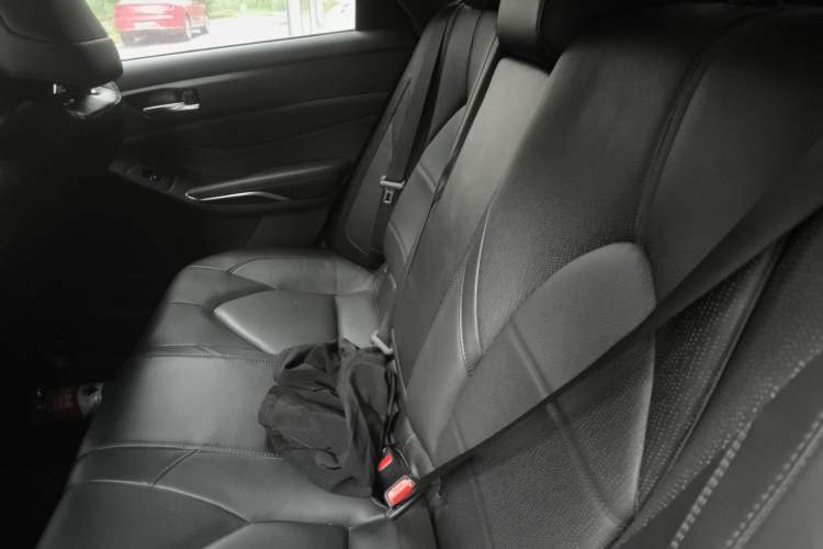Used Toyota Avalon 2021 2.5L Luxury Edition Left Rear Seat