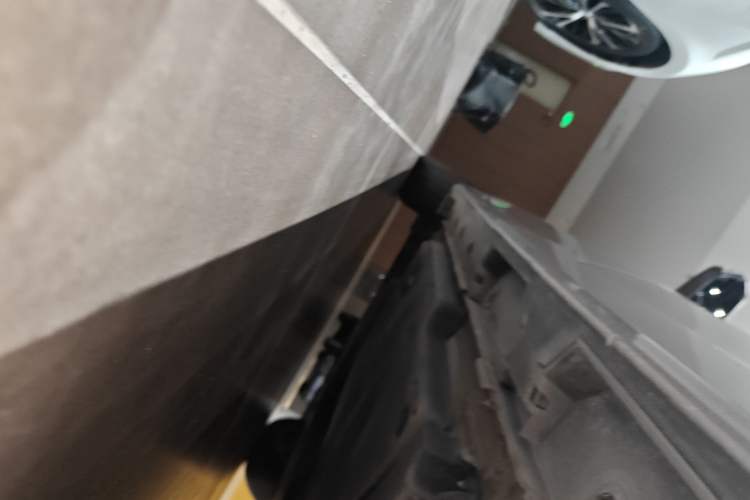 Used Toyota Avalon 2021 2.5L Luxury Edition Left Side Sill