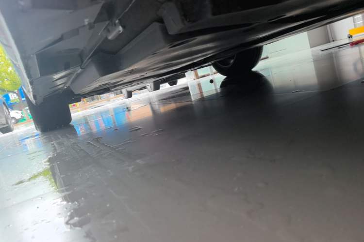 Used Toyota Avalon 2021 2.5L Luxury Edition Left Side Sill