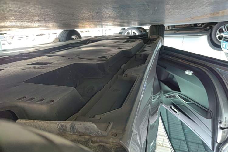 Used Toyota Avalon 2021 2.5L Luxury Edition Left Side Sill