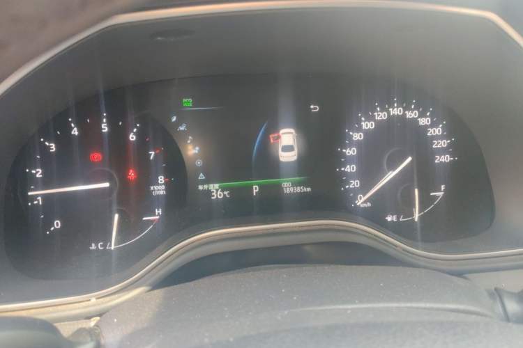 Used Toyota Avalon 2021 2.5L Luxury Edition Odometer Close Up