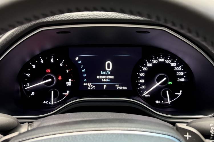 Used Toyota Avalon 2021 2.5L Luxury Edition Odometer Close Up