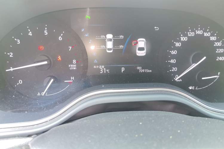 Used Toyota Avalon 2021 2.5L Luxury Edition Odometer Close Up