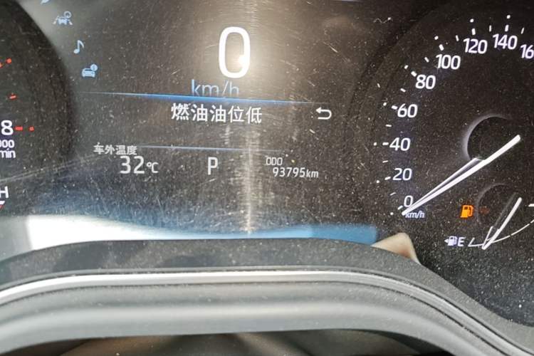 Used Toyota Avalon 2021 2.5L Luxury Edition Odometer Close Up