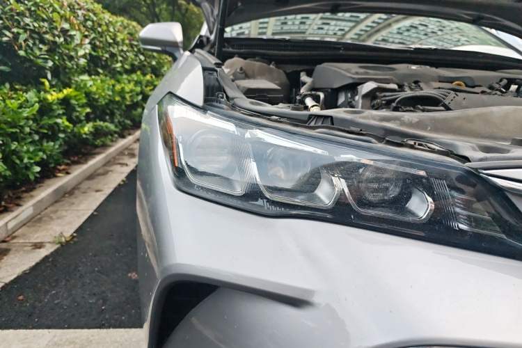Used Toyota Avalon 2021 2.5L Luxury Edition Right Front Headlight