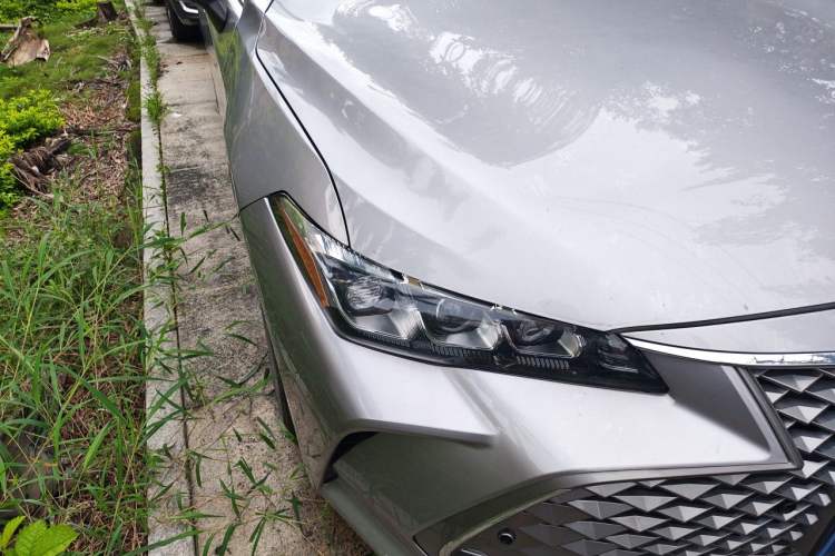 Used Toyota Avalon 2021 2.5L Luxury Edition Right Front Headlight