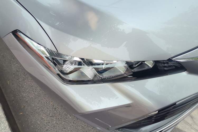 Used Toyota Avalon 2021 2.5L Luxury Edition Right Front Headlight