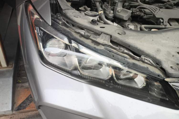 Used Toyota Avalon 2021 2.5L Luxury Edition Right Front Headlight