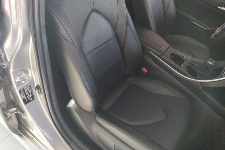 Used Toyota Avalon 2021 2.5L Luxury Edition Right Front Seat