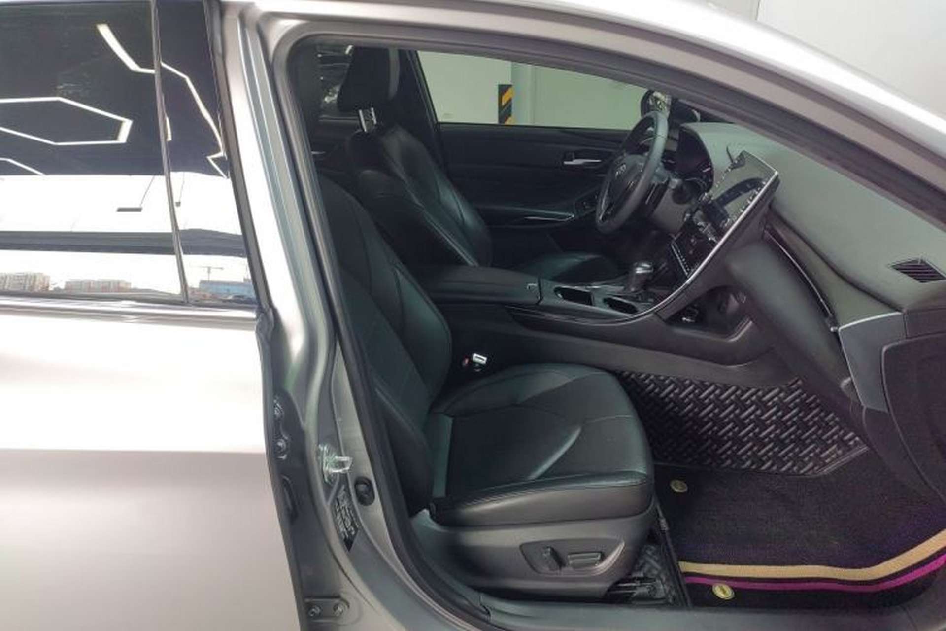 Used Toyota Avalon 2021 2.5L Luxury Edition Right Front Seat