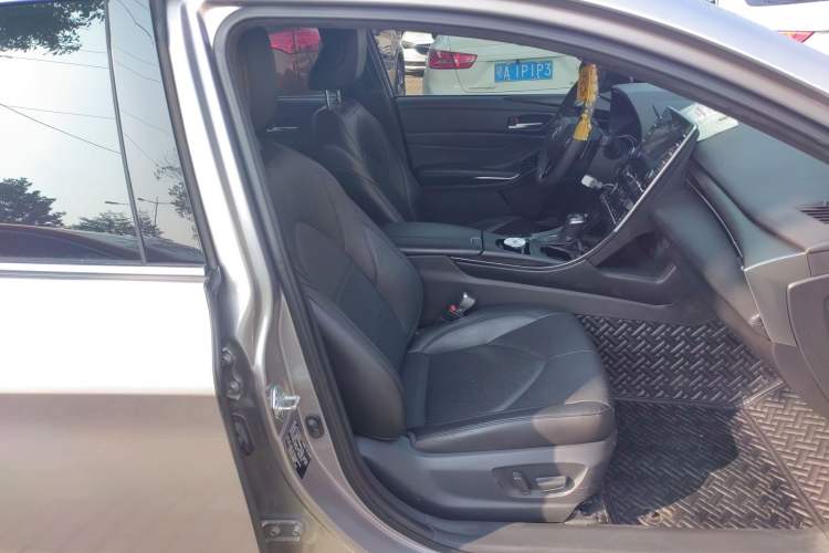 Used Toyota Avalon 2021 2.5L Luxury Edition Right Front Seat