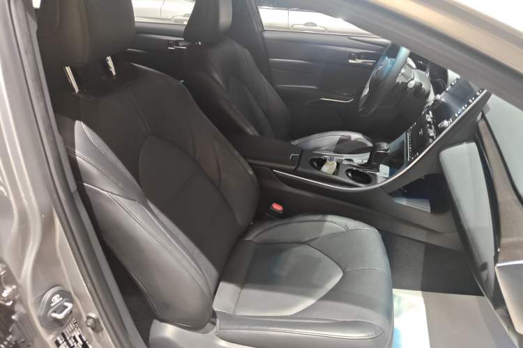 Used Toyota Avalon 2021 2.5L Luxury Edition Right Front Seat