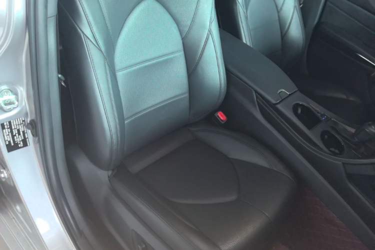 Used Toyota Avalon 2021 2.5L Luxury Edition Right Front Seat