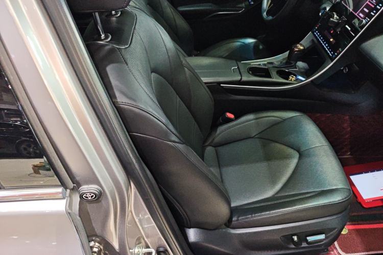 Used Toyota Avalon 2021 2.5L Luxury Edition Right Front Seat