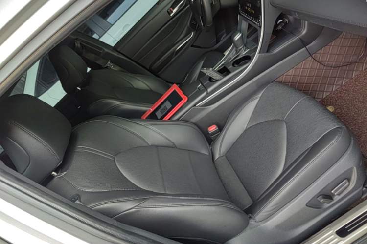 Used Toyota Avalon 2021 2.5L Luxury Edition Right Front Seat