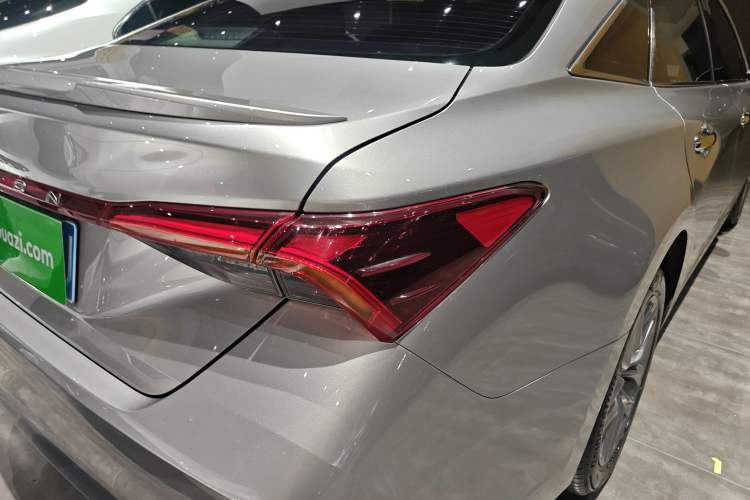 Used Toyota Avalon 2021 2.5L Luxury Edition Right Rear Taillight