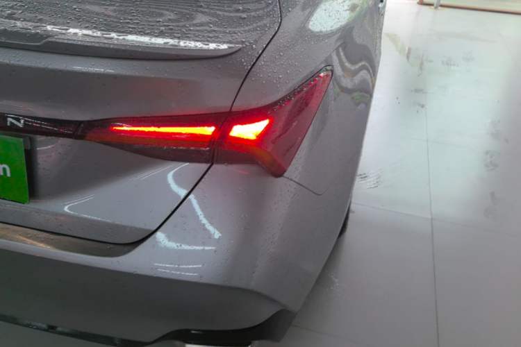 Used Toyota Avalon 2021 2.5L Luxury Edition Right Rear Taillight