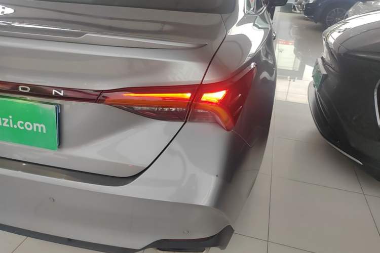 Used Toyota Avalon 2021 2.5L Luxury Edition Right Rear Taillight