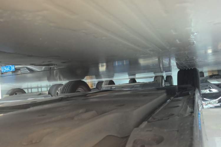 Used Toyota Avalon 2021 2.5L Luxury Edition Right Side Sill