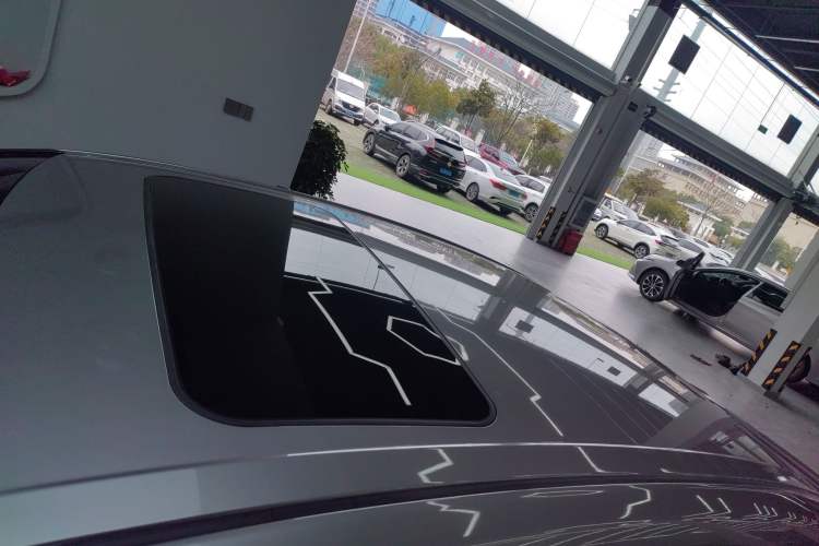 Used Toyota Avalon 2021 2.5L Luxury Edition Roof