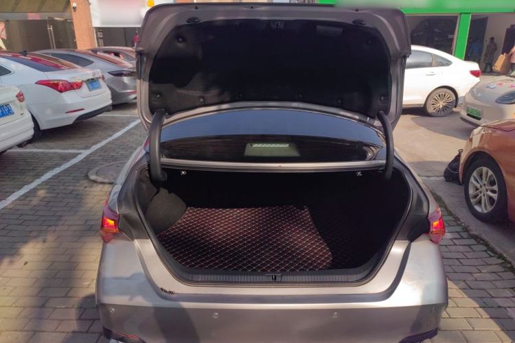 Used Toyota Avalon 2021 2.5L Luxury Edition Trunk
