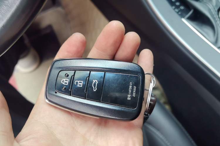 Used Toyota Avalon 2021 2.5L Luxury Edition Vehicle Key