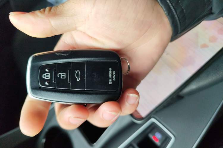 Used Toyota Avalon 2021 2.5L Luxury Edition Vehicle Key