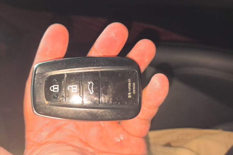 Used Toyota Avalon 2021 2.5L Luxury Edition Vehicle Key