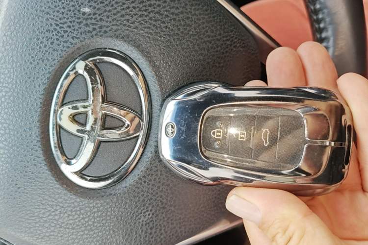 Used Toyota Avalon 2021 2.5L Luxury Edition Vehicle Key