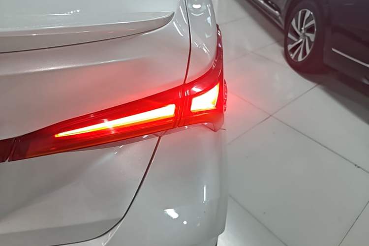 Used Toyota Avalon 2021 2.5L Luxury Edition Exterior 3