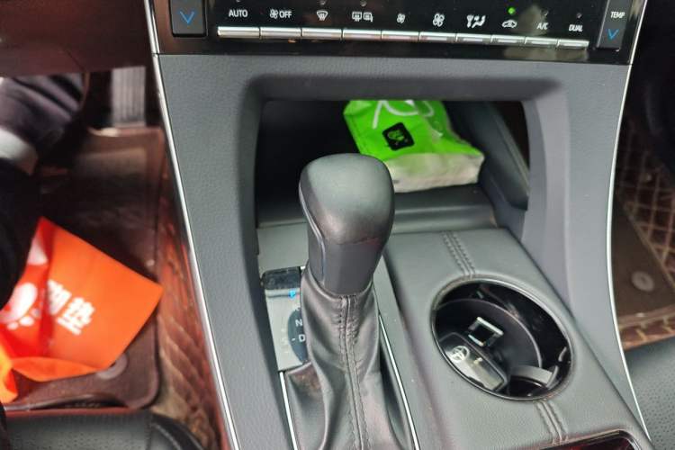 Used Toyota Avalon 2021 2.5L Luxury Edition Gear Lever
