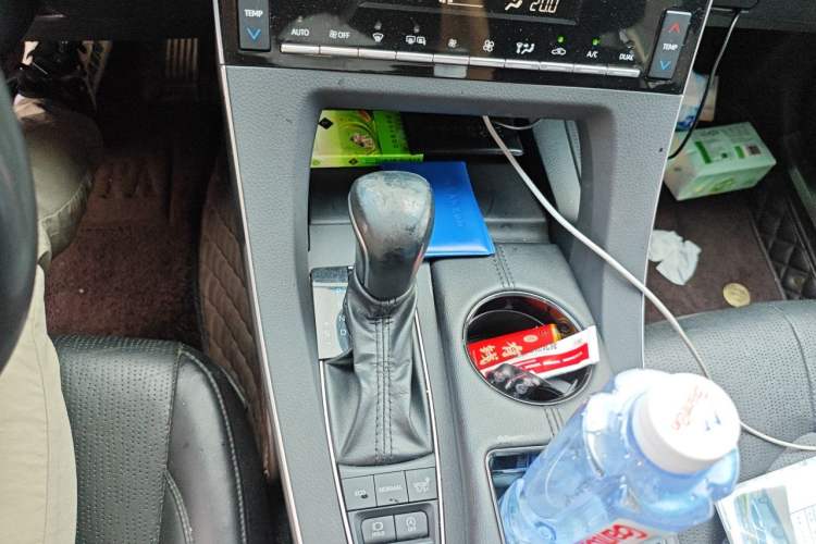 Used Toyota Avalon 2021 2.5L Luxury Edition Gear Lever