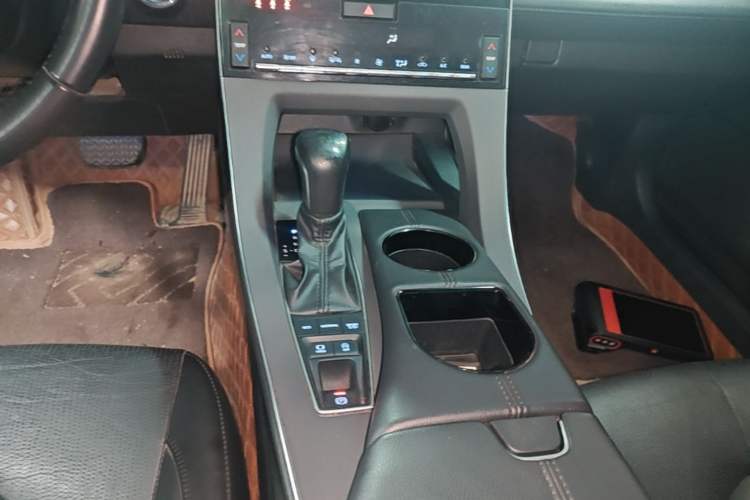 Used Toyota Avalon 2021 2.5L Luxury Edition Gear Lever