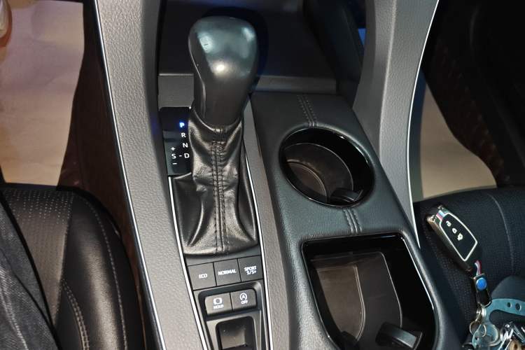 Used Toyota Avalon 2021 2.5L Luxury Edition Gear Lever