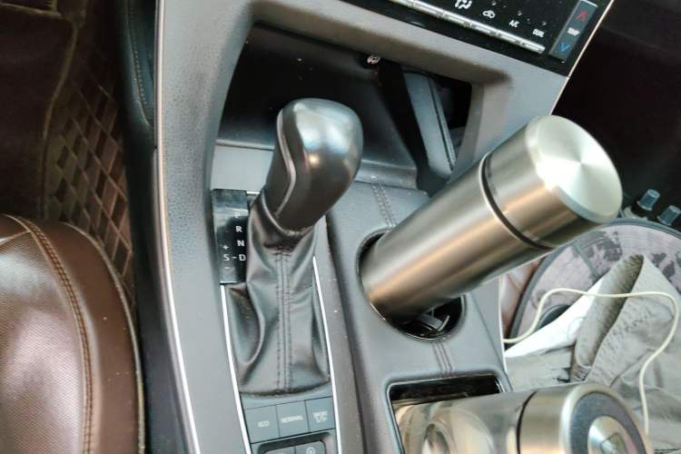 Used Toyota Avalon 2021 2.5L Luxury Edition Gear Lever