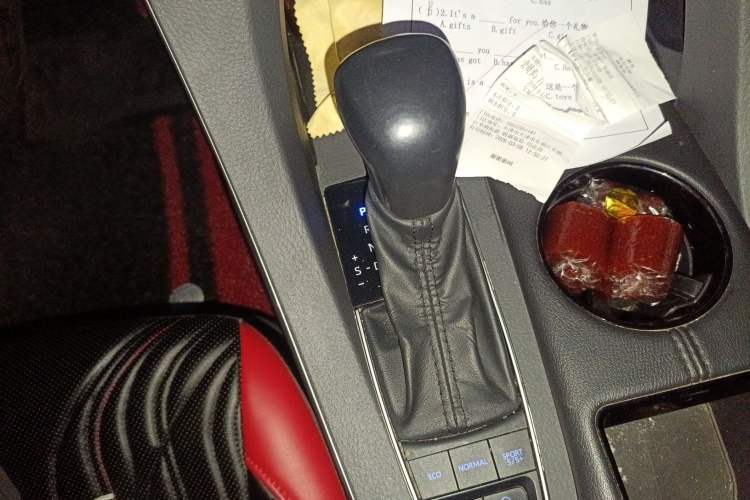 Used Toyota Avalon 2021 2.5L Luxury Edition Gear Lever