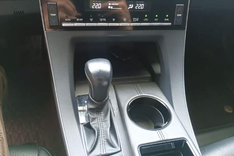 Used Toyota Avalon 2021 2.5L Luxury Edition Gear Lever