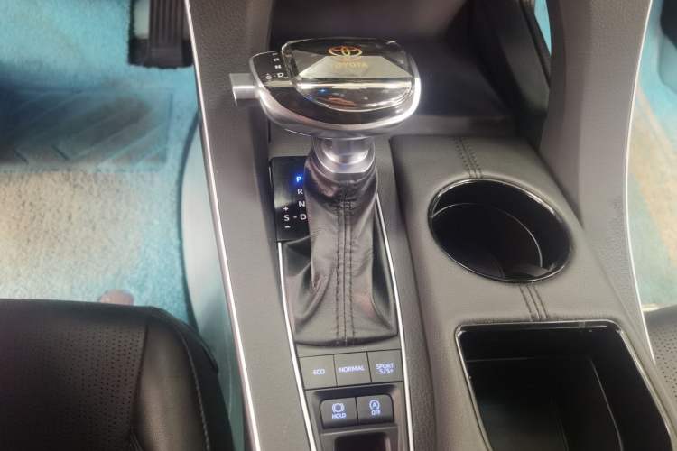 Used Toyota Avalon 2021 2.5L Luxury Edition Gear Lever
