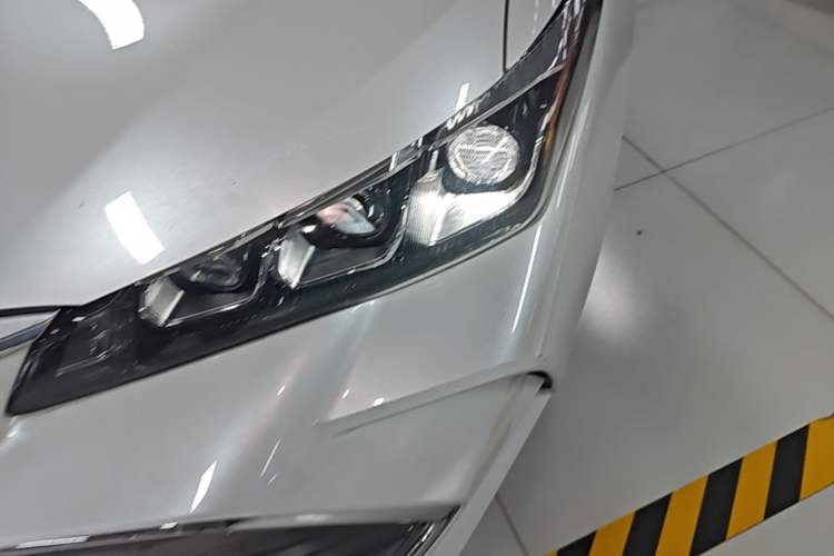 Used Toyota Avalon 2021 2.5L Luxury Edition Left Front Headlight